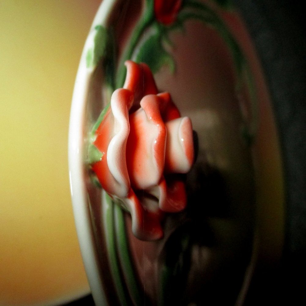 Raised Rose Candy/Cookie Dish - Picture 4 of 9